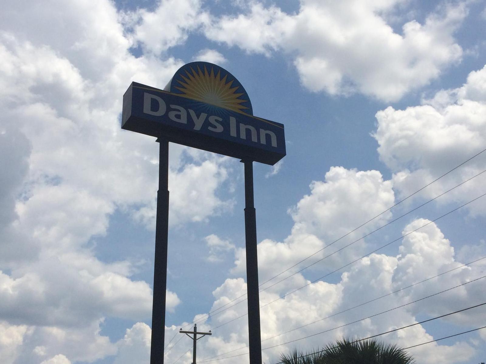 Days Inn by Wyndham Columbia NE Fort Jackson