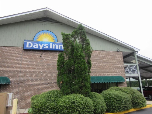 Days Inn by Wyndham Columbia NE Fort Jackson image 2