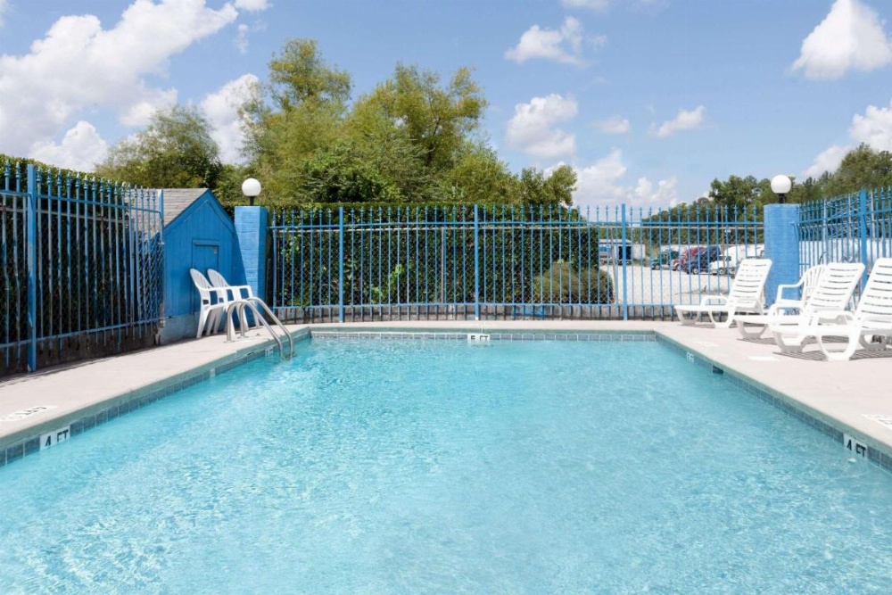 Days Inn by Wyndham Columbia NE Fort Jackson Image 23