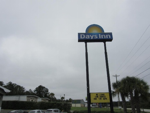 Days Inn by Wyndham Columbia NE Fort Jackson image 3